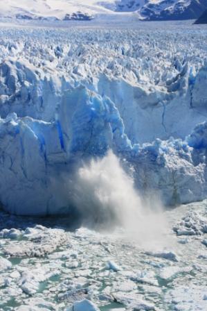 Der Gletscher 'kalbt'